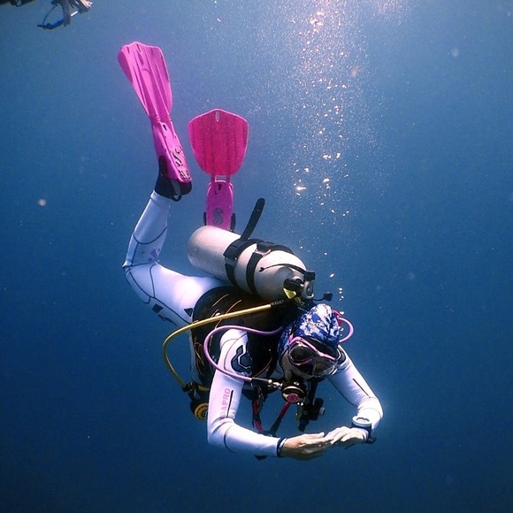 Meet your Posher, Janet - Picture 1 of 1